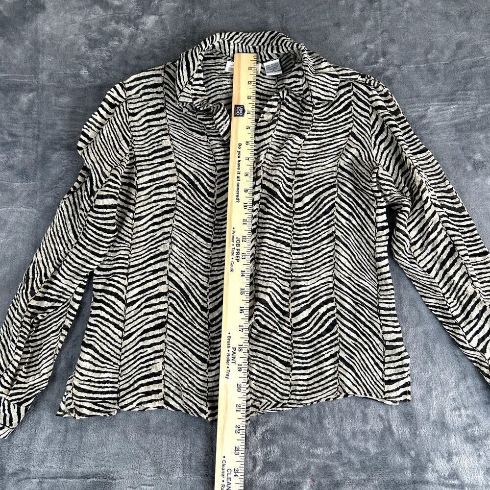 New York City Design Co. 100% Silk V-neck Button up Shirt Size M Artsy Animal - Picture 5 of 9
